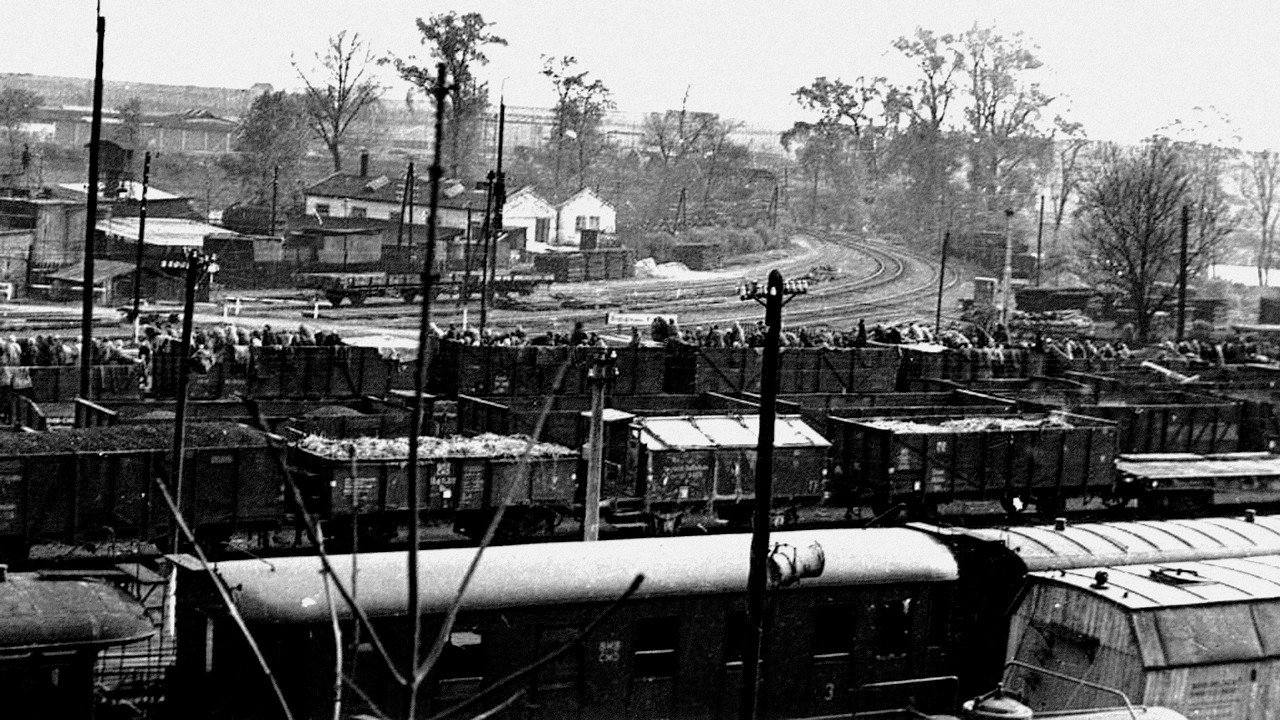 Les marches de la mort: printemps 1944-printemps 1945